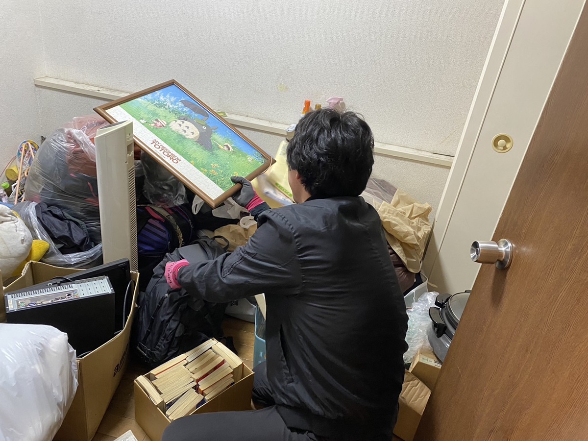 「2部屋分の整理と多数の不用品回収をご依頼いただきました」作業写真